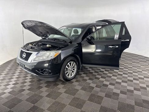 Used 2015 Nissan Pathfinder S AWD/4WD image 12