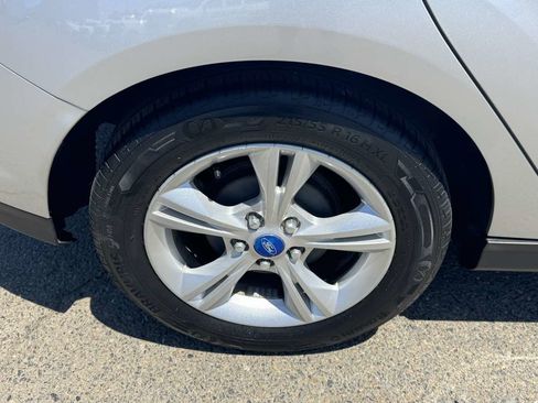 Used 2013 Ford Focus SE FWD image 35