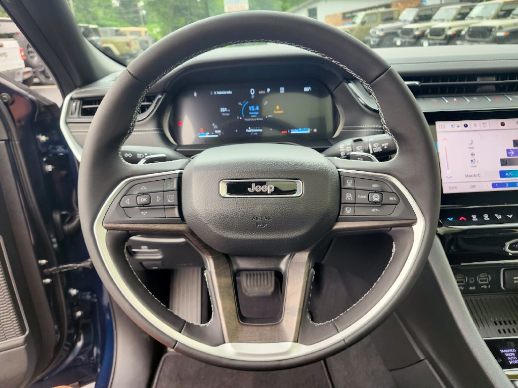 New 2026 Jeep Grand Cherokee Limited AWD/4WD image 29