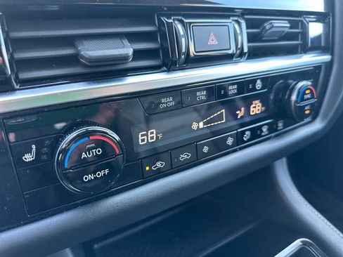 Used 2023 Nissan Pathfinder SL w/ SL Premium Package AWD/4WD image 25
