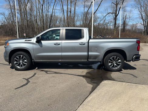 Used 2023 Chevrolet Silverado 1500 RST image 2