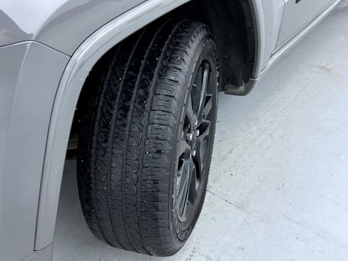 Used 2022 Jeep Grand Cherokee Laredo X AWD/4WD image 24
