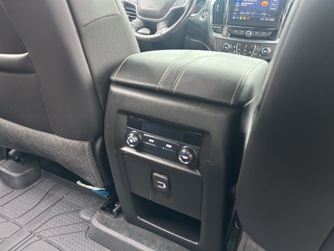 Used 2022 Chevrolet Traverse LT w/ LPO, Floor Liner Package AWD/4WD image 14
