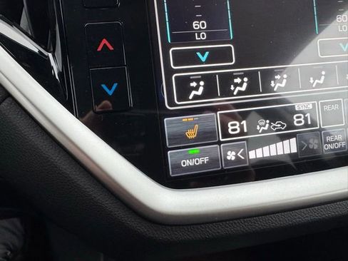 Used 2024 Subaru Ascent Premium w/ Convenience Package image 14