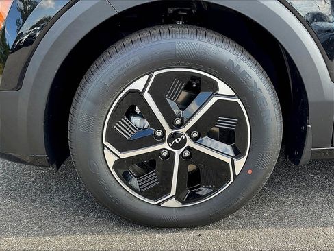 New 2025 Kia Niro EX image 8