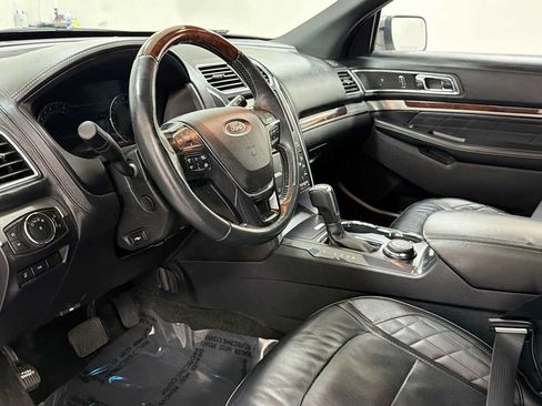 Used 2017 Ford Explorer Platinum AWD/4WD image 12