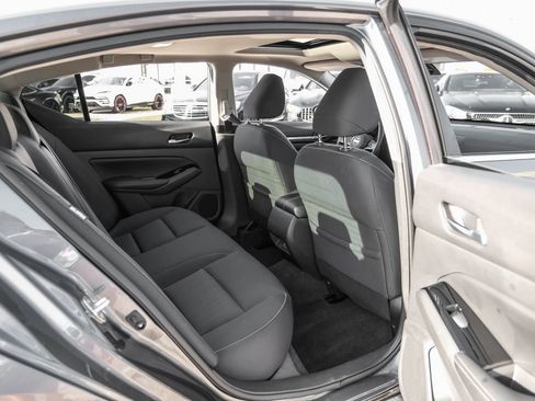 Used 2021 Nissan Altima 2.5 SV w/ SV Premium Package image 40