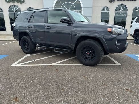 Used 2024 Toyota 4Runner TRD Off-Road Premium w/ Moonroof Package AWD/4WD image 2