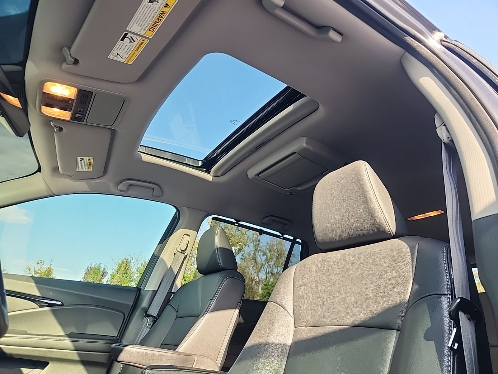 Used 2022 Honda Pilot Touring image 15
