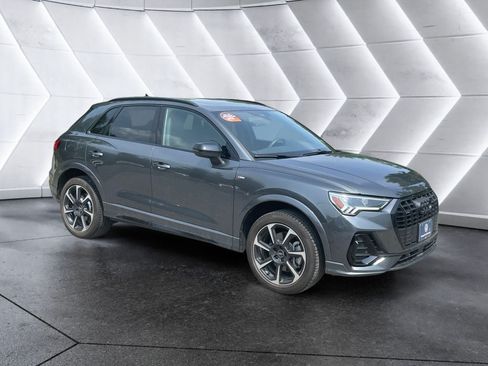 Used 2025 Audi Q3 2.0T Premium Plus w/ Premium Plus Package AWD/4WD image 9