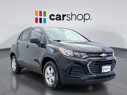 Used 2022 Chevrolet Trax LS w/ Tint and Cruise Package image 7