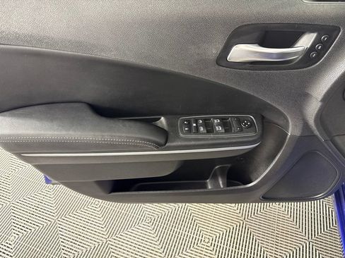 Used 2021 Dodge Charger SXT w/ Leather Interior Group RWD image 11