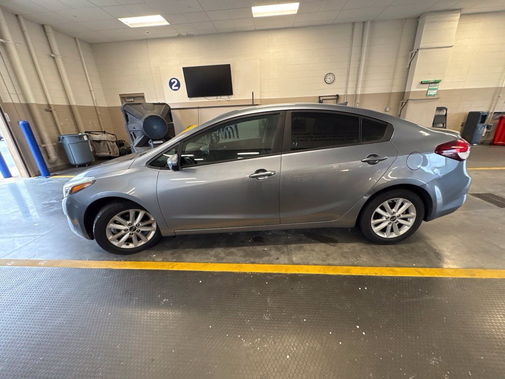 Used 2017 Kia Forte S FWD image 11