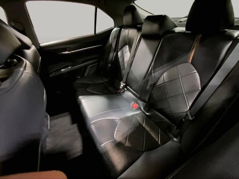 Used 2019 Toyota Camry XLE FWD image 21