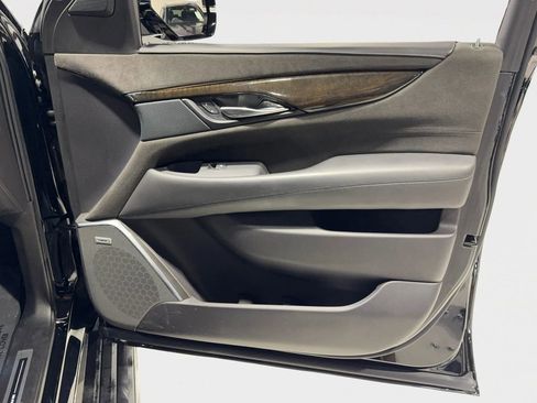 Used 2019 Cadillac Escalade Platinum image 19