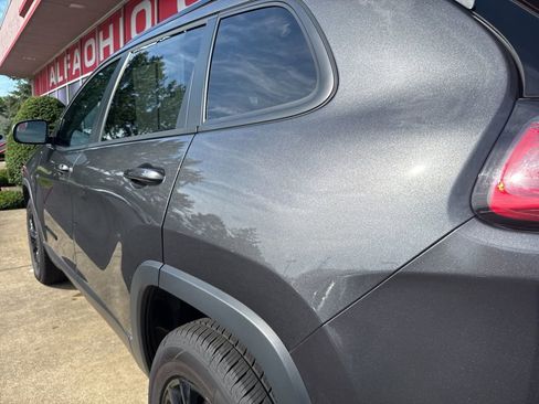 Used 2023 Jeep Cherokee Altitude Lux image 15