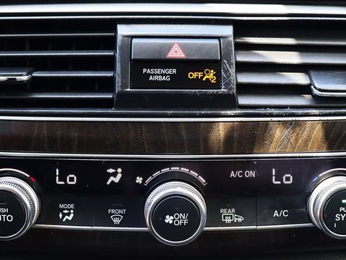 Used 2018 Honda Accord Touring image 45