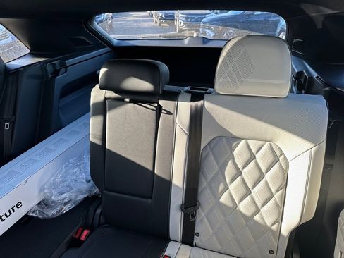 New 2026 Volkswagen Atlas Cross Sport SEL Premium R-Line image 21