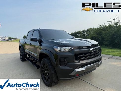 Used 2024 Chevrolet Colorado Trail Boss w/ Technology Package AWD/4WD image 1