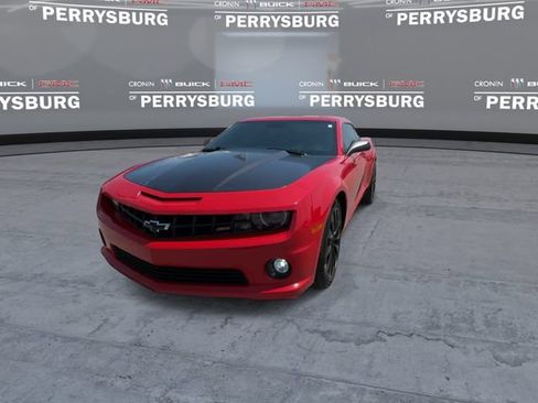 Used 2010 Chevrolet Camaro SS w/ RS Package RWD image 3