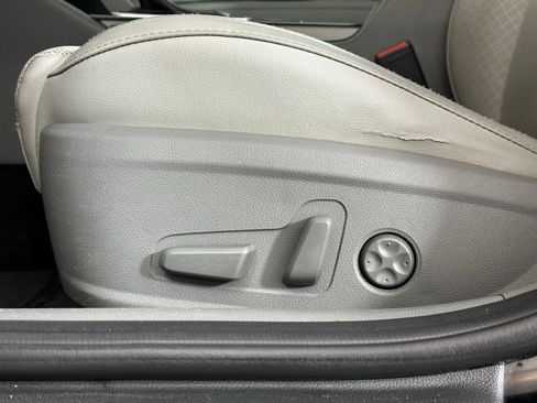 Used 2018 Kia Optima EX w/ Premium Package image 7