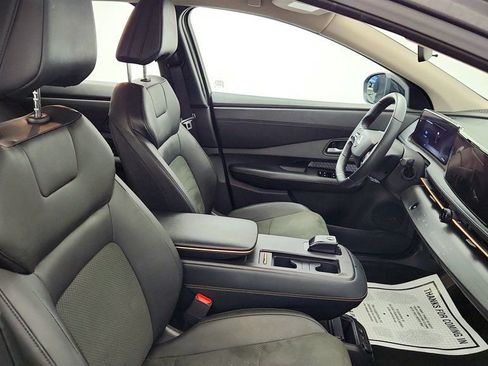 Used 2024 Nissan Ariya AWD image 22