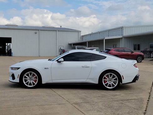 Used 2025 Ford Mustang GT Premium RWD image 3