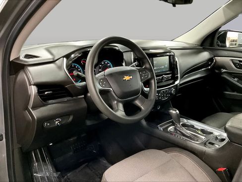 Used 2019 Chevrolet Traverse LS FWD image 16