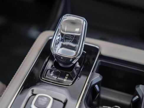 New 2026 Volvo XC90 B6 Plus w/ Protection Package Premier image 24