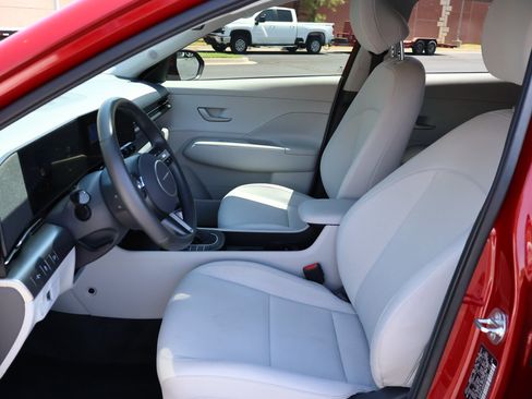 Used 2025 Hyundai Kona SEL AWD/4WD image 10