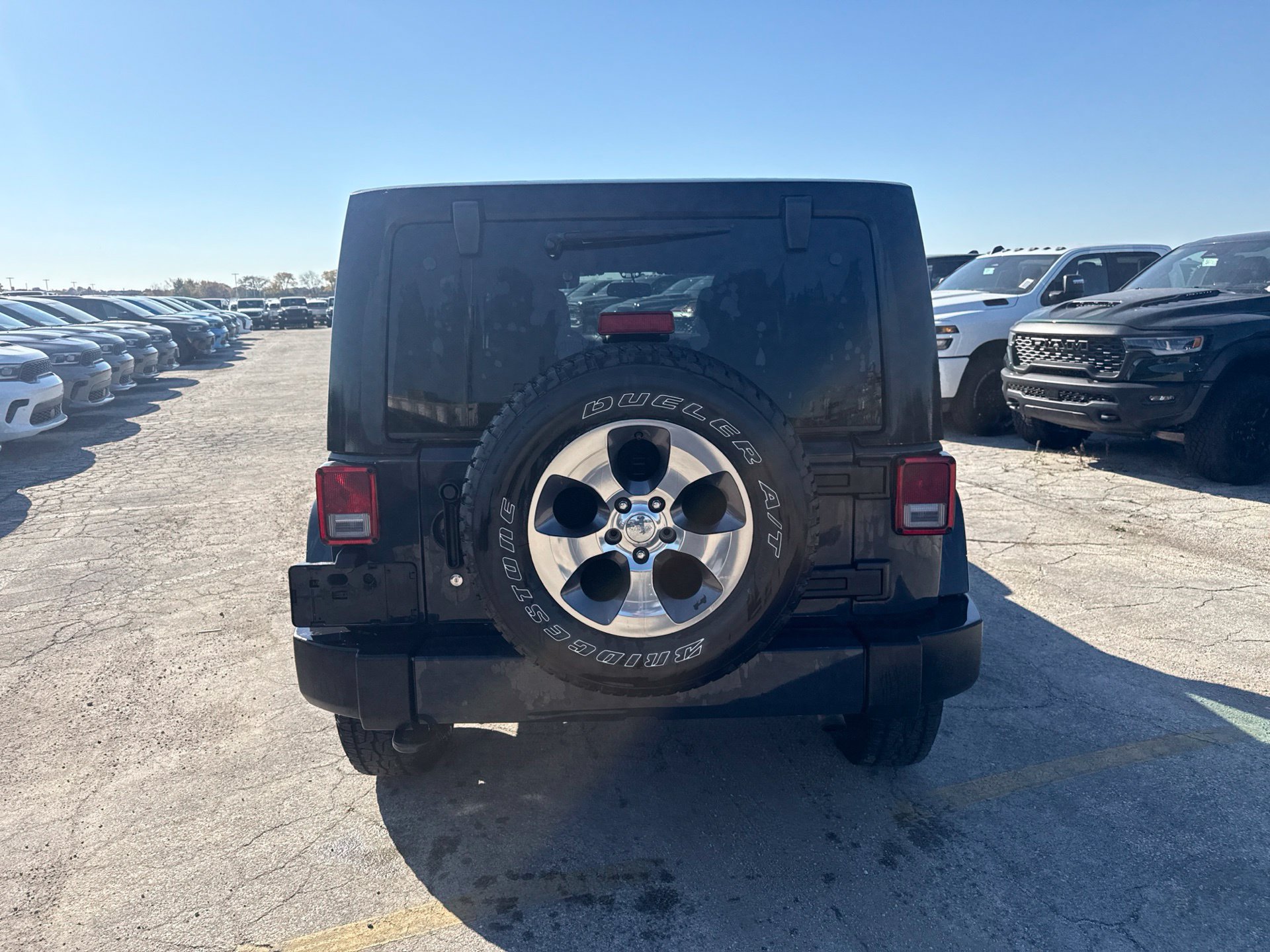 Used 2016 Jeep Wrangler Unlimited Sahara w/ Connectivity Group AWD/4WD image 7