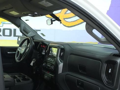 Used 2019 Chevrolet Silverado 1500 Custom w/ Custom Value Package AWD/4WD image 12