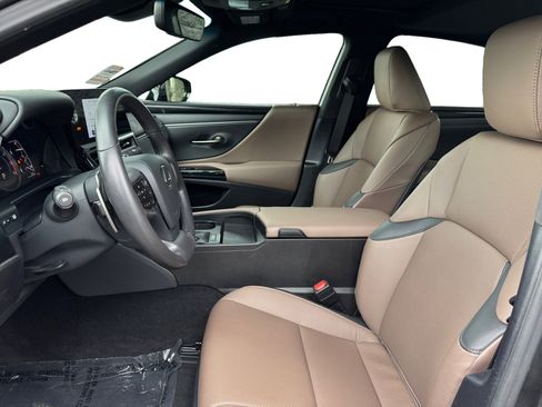 Used 2025 Lexus ES 350 w/ Accessory Package (Z2) FWD image 9