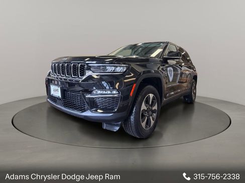 Used 2023 Jeep Grand Cherokee 4WD 4xe image 3