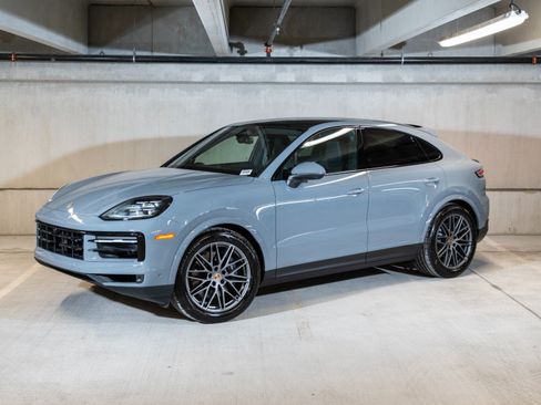 New 2026 Porsche Cayenne GTS AWD/4WD image 1