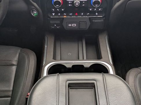 Used 2020 GMC Sierra 2500 Denali w/ Denali Ultimate Package AWD/4WD image 18