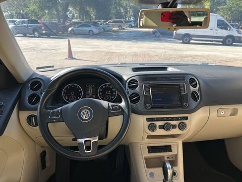 Used 2016 Volkswagen Tiguan SE image 11