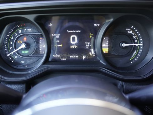 Used 2024 Jeep Wrangler Unlimited Sahara AWD/4WD image 19
