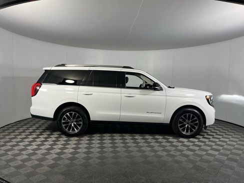 Used 2025 Ford Expedition Platinum image 5