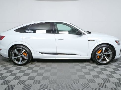 Certified 2022 Audi e-tron S Premium Plus w/ 21" Black Optic Package image 2