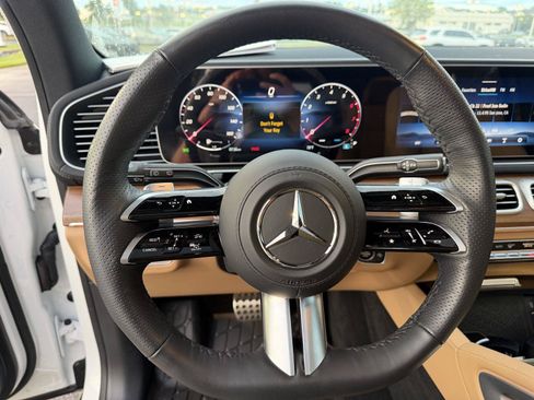 Used 2025 Mercedes-Benz GLS 450 4MATIC image 22