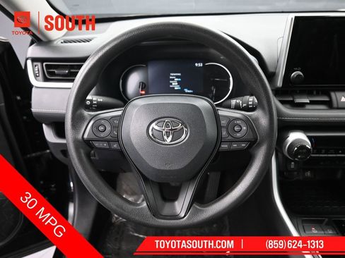 Used 2024 Toyota RAV4 XLE image 21