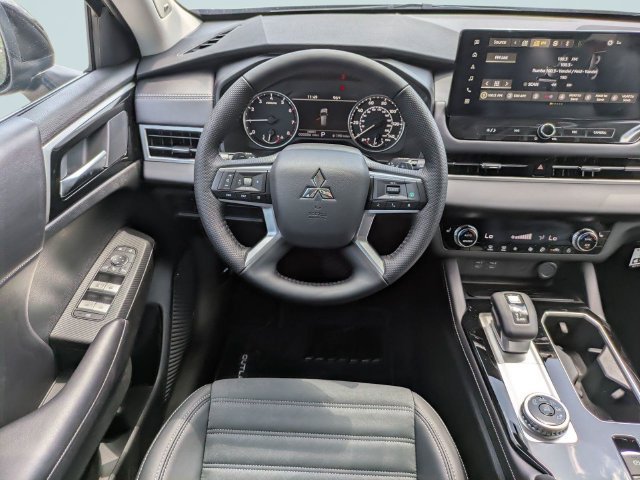 New 2026 Mitsubishi Outlander SE FWD image 17