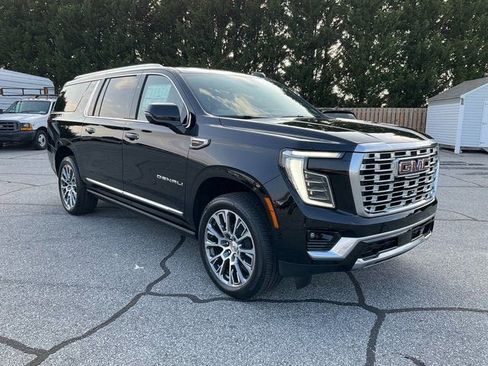 New 2026 GMC Yukon XL Denali w/ Denali Reserve Package image 26
