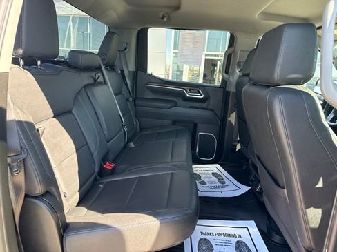 Used 2025 GMC Sierra 1500 SLT AWD/4WD image 16