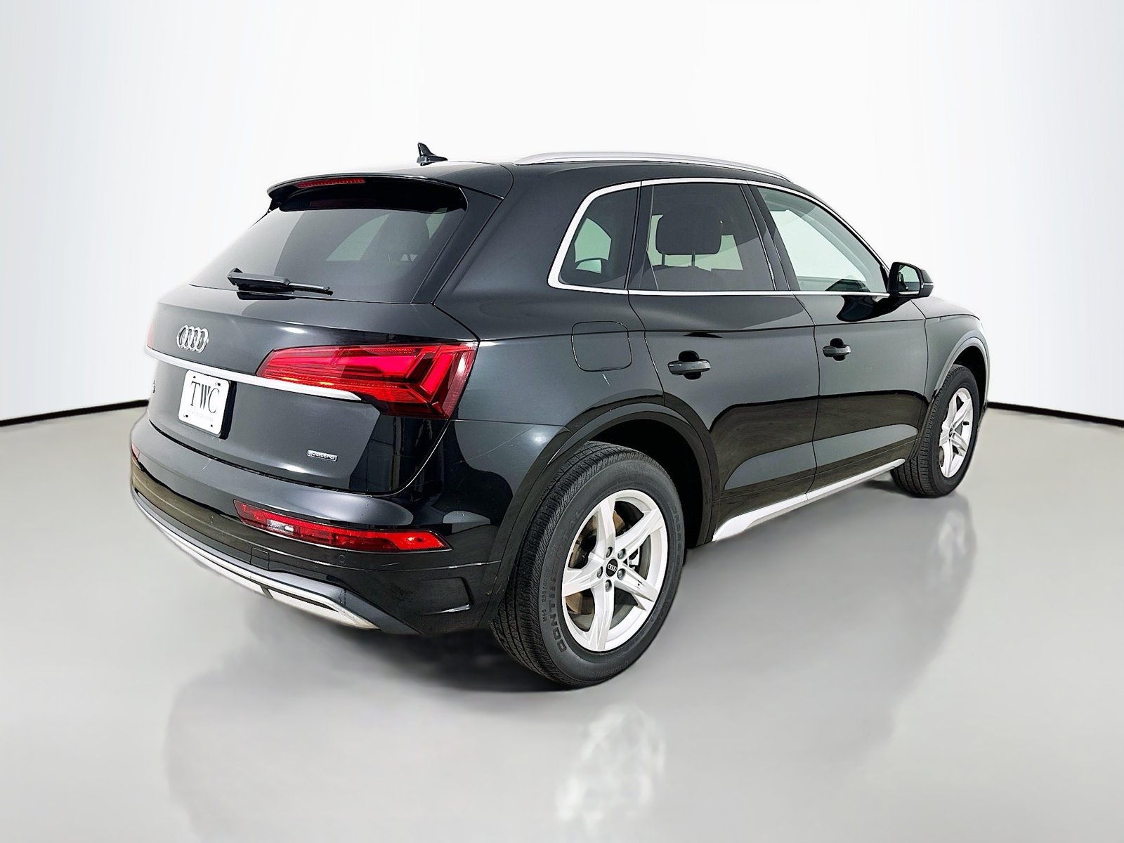 Certified 2023 Audi Q5 Premium w/ Convenience Package AWD/4WD image 5
