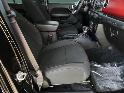 Used 2019 Jeep Wrangler Unlimited Rubicon AWD/4WD image 27