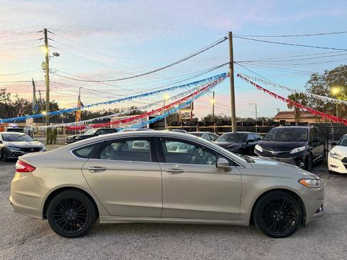 Used 2015 Ford Fusion SE w/ Equipment Group 202A image 4