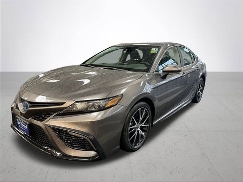 Certified 2024 Toyota Camry SE image 2