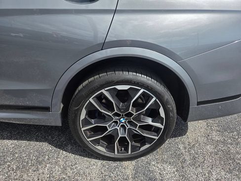 Used 2024 BMW X7 xDrive40i w/ M Sport Package AWD/4WD image 26